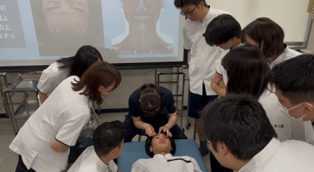 新井先生デモ
