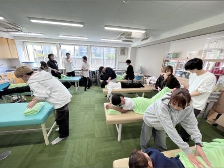 施術練習の様子